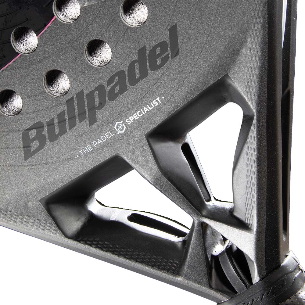 2026 Bullpadel Hack 04 Hybrid padel racket - close-up of the heart bridge