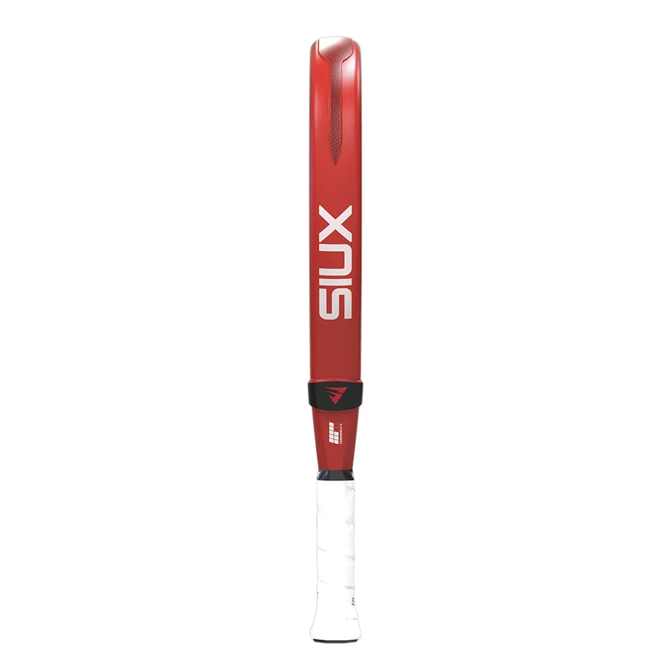 2026 Siux Electra Pro Fire Red padel racket - edge-on profile view